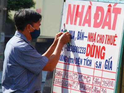 Giá nhà đất tăng cao khiến việc lập dự án, mua bán đất tự phát nở rộ. Ảnh: Lê Toàn.