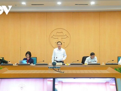 Ông Chử Xuân Dũng, Trưởng Ban Chỉ đạo phòng chống Covid-19 Hà Nội chủ trì phiên họp trực tuyến.