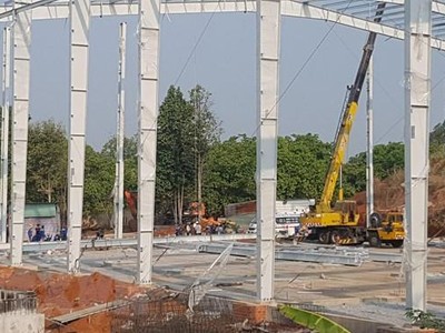 Hiện trường vụ tai nạn lao động thương tâm. (Ảnh: Đậu Tất Thành/TTXVN).