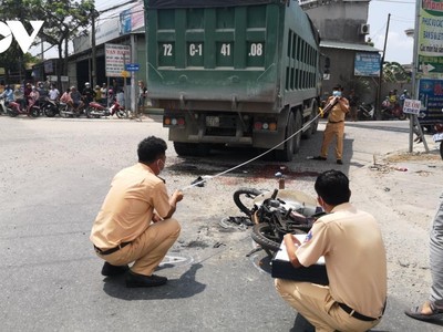 Va chạm với xe ben người đàn ông tử vong tại chỗ.