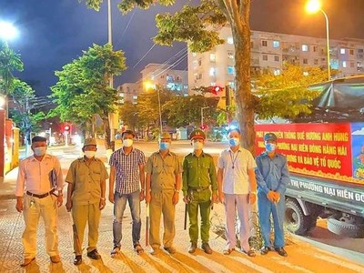 Tổ phản ứng nhanh dẹp tiếng ồn karaoke của phường Nại Hiên Đông.