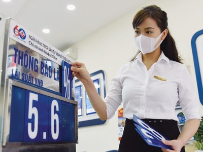 Lãi suất cho vay bình quân hiện nay của Việt Nam thấp hơn ASEAN+4. Ảnh: Dũng Minh.