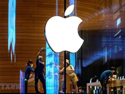 Biểu tượng Apple tại một cửa hàng của hãng ở Bangkok, Thái Lan. (Ảnh: AFP/TTXVN).