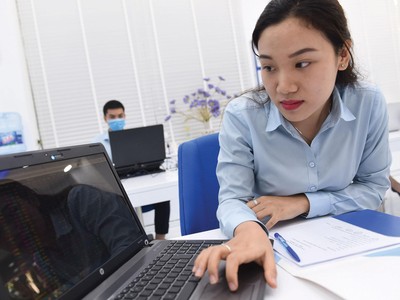 Tuy là lực lượng quan trọng trên thị trường chứng khoán, nhà đầu tư nhỏ đang bị đối xử bất bình đẳng về quyền tiếp cận thông tin.