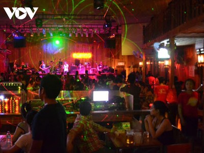 Các tụ điểm ca nhạc được khuyến cáo tạm thời đóng cửa.