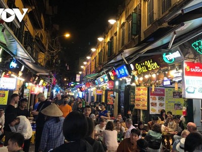 Hà Nội tiếp tục hạn chế các sự kiện, hoạt động tập trung đông người không cần thiết để bảo đảm phòng chống dịch Covid-19.