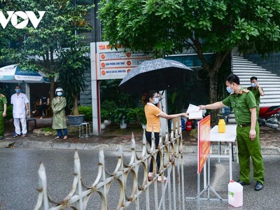 Hình ảnh phong tỏa tại khu đô thị Đồng Sơn - nơi có ổ dịch COVID-19 tại Sunny Club, tại TP Vĩnh Yên.