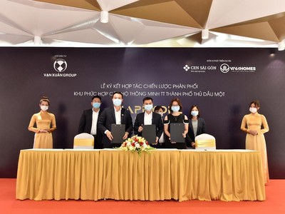 Lễ ký kết hợp tác chiến lược phân phối Happy One – Central giai đoạn 02.