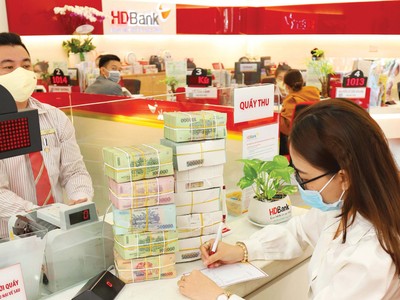 Năng lực trả nợ và tính hiệu quả trong hoạt động vay vốn của khách hàng là hai yếu tố cần giám sát.