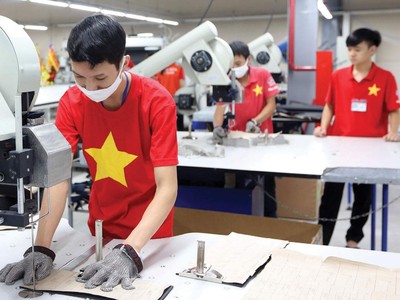 Giá nguyên liệu đầu vào tăng cao là thách thức lớn với nhiều ngành sản xuất, trong đó có dệt may.