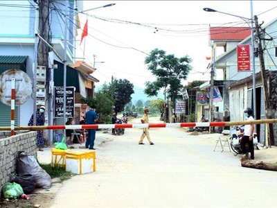 Phong tỏa 5 thôn tại xã Quỳnh Lập khi có một trường hợp dương tính với Covid-19 (Ảnh: KT).