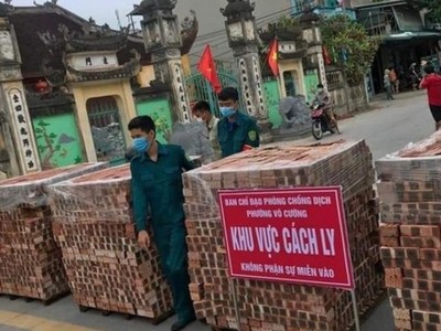 TP Bắc Ninh xếp gạch, bê tông, dàn hàng ô tô chốt cứng mọi ngả đường để phòng chống dịch.