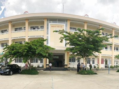 Trường THPT chuyên Lý Tự Trọng - Một trong 4 khu cách ly tập trung tại quận Cái Răng, Cần Thơ.