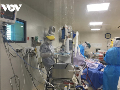 3 bệnh nhân Covid-19 rất nặng đang chạy ECMO tại BV Bệnh Nhiệt Đới TP.HCM (Ảnh Sở Y tế).