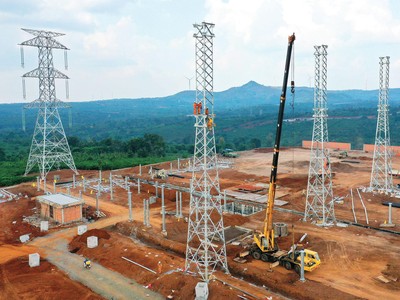 Nhà máy Điện gió Ea Nam, do Công ty cổ phần Điện gió Trung Nam Đắk Lắk 1 làm chủ đầu tư có công suất 400 MW, dự kiến hoàn thành vào cuối năm 2021.