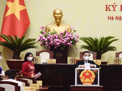 HĐND thành phố bầu chức danh Chủ tịch UBND thành phố Hà Nội.