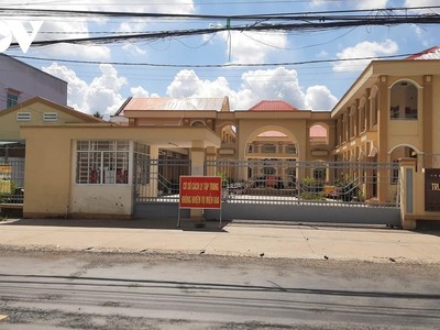 Khu cách ly các trường hợp F1 có liên quan đến 2 nhân viên ngân hàng bị dương tính SARS CoV-2 ( Ảnh: PV).