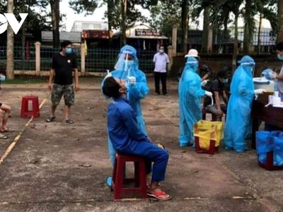 Bình Phước lấy mẫu xét nghiệm Covid-19.