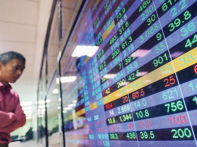 Những phiên giao dịch tỷ USD trở lại, chọn cơ hội khó hơn 