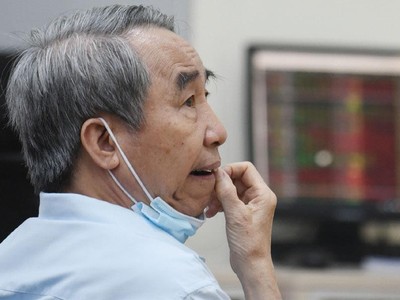 Nhiều công ty chứng khoán xảy ra tình trạng lỗi một hoặc toàn bộ kênh giao dịch trực tuyến sau khi hệ thống mới của HOSE chính thức vận hành.