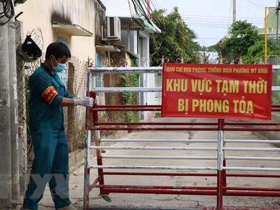 Khu vực phong tỏa tại phường Mỹ Bình, thành phố Phan Rang-Tháp Chàm (Ninh Thuận). (Ảnh: Công Thử/TTXVN)