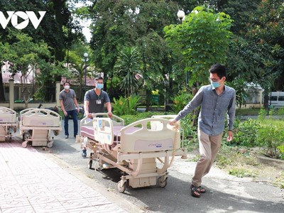 Vận chuyển trang thiết bị cho Trung tâm điều trị Covid-19 của Bẹnh viện Quân y 175.