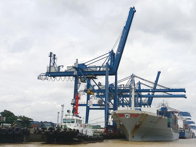 Cảng Cát Lái nằm ở vùng kinh tế trọng điểm của cả nước. Ảnh: Dũng Minh.
