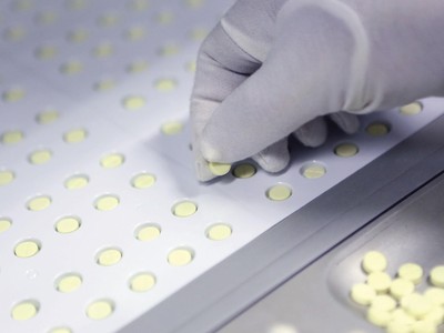 Dịch Covid-19 ảnh hưởng đến hoạt động khám chữa bệnh, tác động đến doanh thu dược phẩm qua kênh bệnh viện. Ảnh: Dũng Minh.