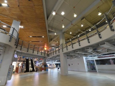 Cảnh vắng vẻ tại một trung tâm thương mại ở Bangkok, Thái Lan khi lệnh hạn chế được áp đặt nhằm ngăn dịch COVID-19 lây lan, ngày 12/7/2021. (Ảnh: THX/TTXVN).