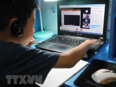 Học sinh học trực tuyến. (Nguồn: TTXVN).