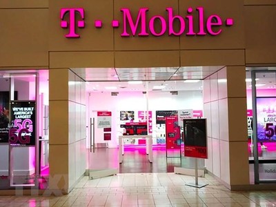 Biểu tượng của Hãng T-Mobile tại một cửa hàng ở Washington DC., Mỹ ngày 11/6/2019. (Ảnh: Getty Images/TTXVN).