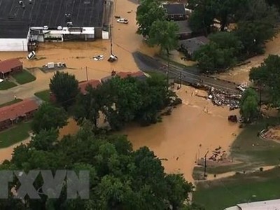 Cảnh ngập lụt tại Waverly, bang Tennessee, Mỹ ngày 21/8/2021. (Ảnh: Sky 5/TTXVN).