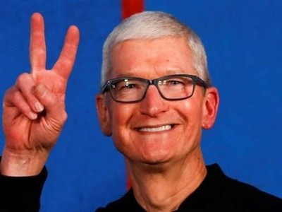Giám đốc điều hành Apple Tim Cook nhận 750 triệu USD tiền thưởng