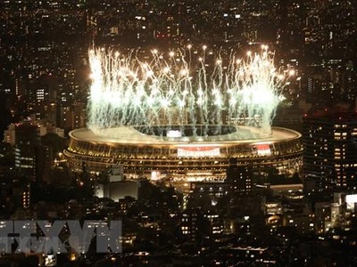 Màn trình diễn pháo hoa tại Lễ khai mạc Paralympic Tokyo 2020, tại Tokyo, Nhật Bản, ngày 24/8/2021. (Ảnh: AFP/ TTXVN).