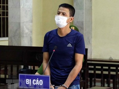 Bị cáo Trần Văn Thịnh khai báo trước tòa. (Ảnh: Phạm Kiên/TTXVN).