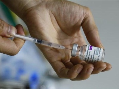 Tiêm vaccine ngừa COVID-19 ở Tuyên Quang. (Ảnh: Nam Sương/TTXVN).