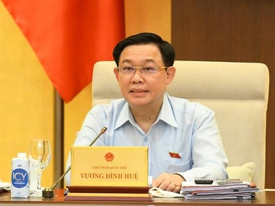 Ủy viên Bộ Chính trị, Chủ tịch Quốc hội Vương Đình Huệ.