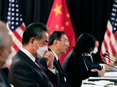 Ông Dương Khiết Trì (giữa) trong cuộc gặp với quan chức Mỹ tại Thụy Sĩ. (Nguồn: AFP).