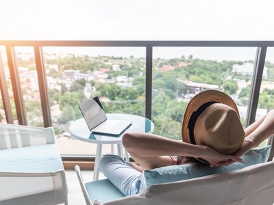 Ban công trở thành không gian đa năng của mỗi căn hộ.