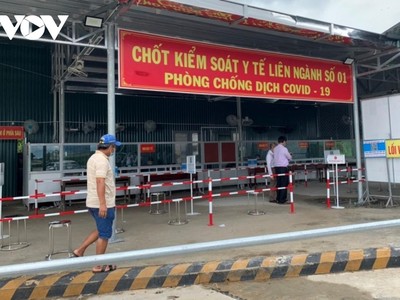 Người dân đến Thừa Thiên Huế chỉ cần khai báo y tế tại chốt kiểm soát y tế.