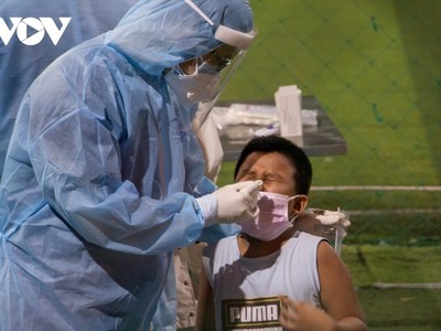 Tiêm vaccine COVID-19 cho trẻ ở Hà Nội phải có bố mẹ đồng ý và ký xác nhận. (Ảnh minh họa).