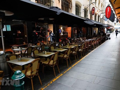 Một nhà hàng với không gian mở tại thành phố Melbourne, bang Victoria, Australia. (Ảnh: AFP/TTXVN).