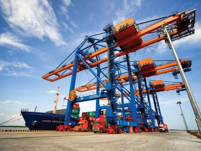 Giá cước vận tải biển nội địa của nhiều tuyến hiện tăng gấp đôi so với thời điểm đầu năm.