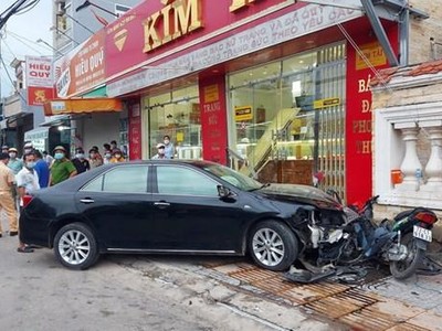 Hiện trường vụ tại nạn. (Ảnh: TTXVN).