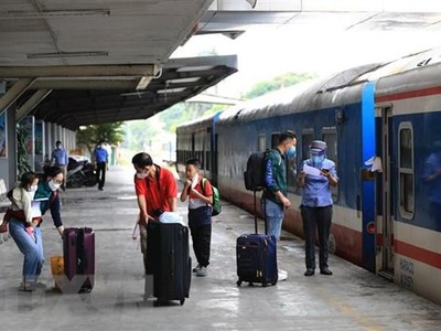 Khách đi tàu SE5. (Ảnh minh họa. Nguồn: TTXVN).