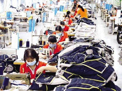 Lao động đang là vấn đề khó khăn nhất với doanh nghiệp sử dụng nhiều lao động. Ảnh: Đ.T.