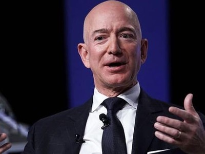 Tỷ phú giàu thứ 2 thế giới Jeff Bezos (Ảnh: Reuters).