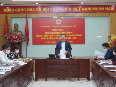 Chủ tịch LĐLĐ Thành phố Hà Nội Nguyễn Phi Thường phát biểu tại hội nghị.