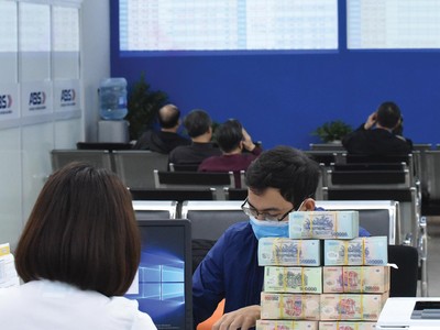 Dòng tiền trên thị trường chứng khoán vẫn mạnh và thanh khoản gần đây tăng cao.