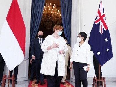 Ngoại trưởng Australia, Marise Payne (trái) và người đồng cấp Indonesia Retno Marsudi trong đối thoại 2+2 tại Jakarta, tháng 9/2021. Nguồn: Bộ Ngoại giao Indonesia.